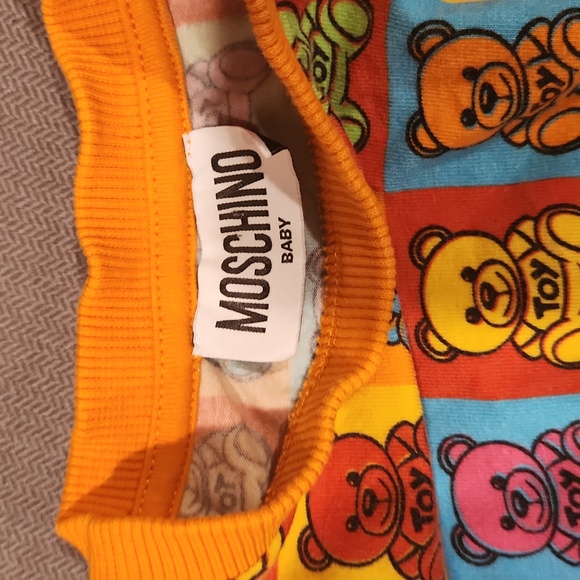 Moschino - Picture 2 of 3